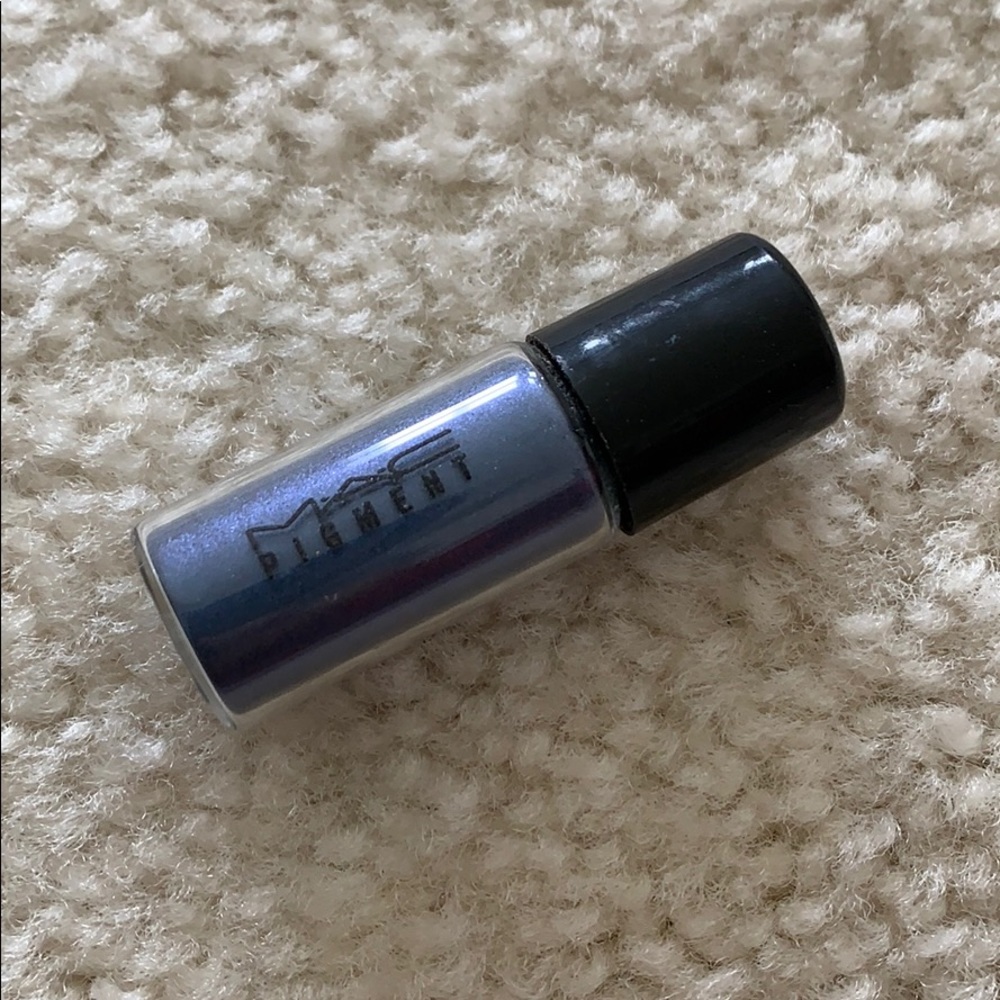 MAC naval blue pigment